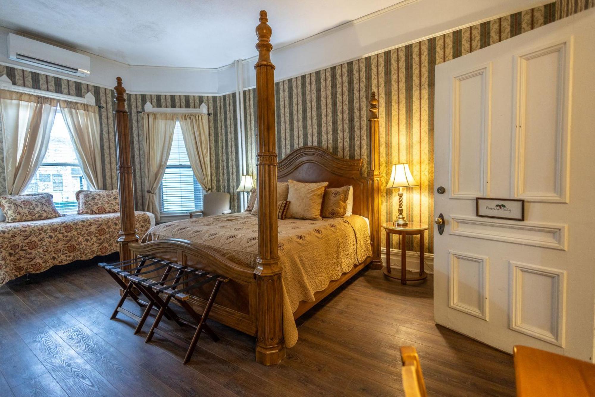1898 Waverly Inn Hendersonville Exteriér fotografie